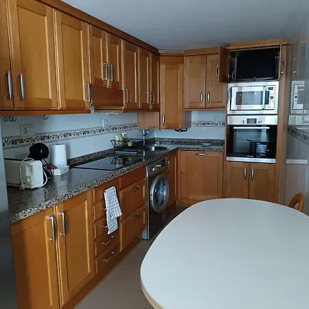 Atico Duplex En Plaza De Trascorrales オビエド