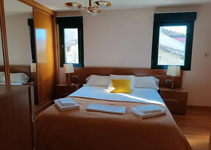 Atico Duplex En Plaza De Trascorrales 公寓