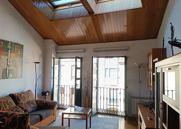 公寓 Atico Duplex En Plaza De Trascorrales *