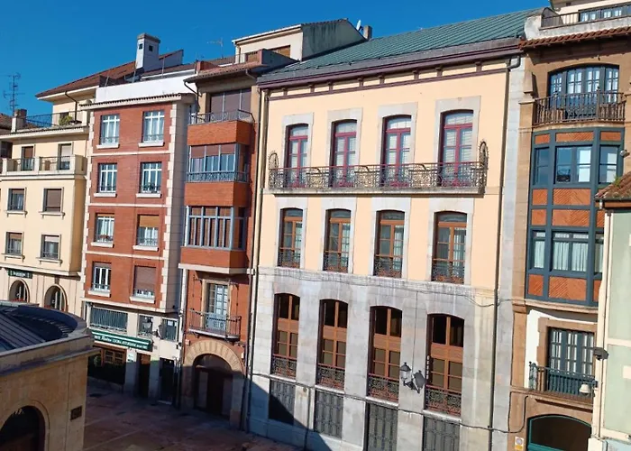 公寓 Atico Duplex En Plaza De Trascorrales 奥维耶多